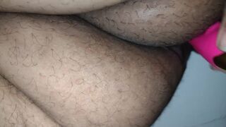 Chunky pussy play