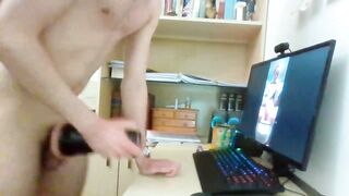 Vergine ventenne Torinese si masturba con un dildo (Dialogo italiano)
