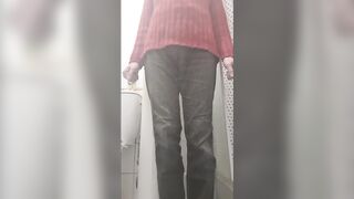 Amateur teen pees black jeans