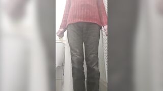 Amateur teen pees black jeans
