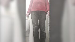Amateur teen pees black jeans