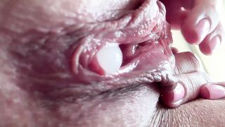 BIZARRE CLOSE UP – Oozing Moist Twat + Pulsating Orgasm
