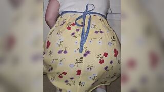 Curvy Lalin cutie showing off her chunky booty (in the past for her now ex ha-ha-ha)