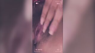 Me manda videos masturbandose!! MOJADITA