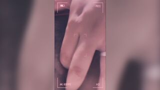 Me manda videos masturbandose!! MOJADITA