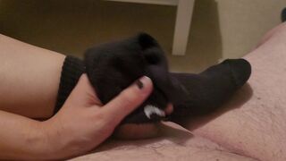 worshiping mistress darkshine's sweaty hands and feet