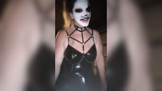 Smokin' BBW Jaw-dropping Kitty Clown with Big Bazookas and Booty begging to have some joy