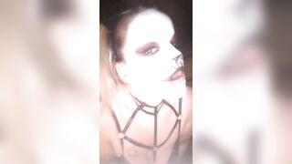 Smokin' BBW Jaw-dropping Kitty Clown with Big Bazookas and Booty begging to have some joy
