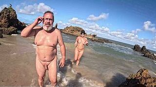Taking advantage of the scenery and coral reefs of Tambaba beach to show off my hawt body.