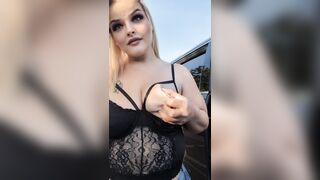 Flashing BIG TITTIES SMOKIN' MILF BENDING OVER IN THE PUBLIC PARKING LOT