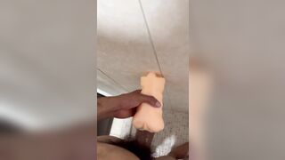 Me mssturbo con juguéte sexual