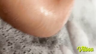 A hawt girl playing in the hot tub – Watch her get penetrated