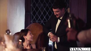 VIXEN Strikingly Good-looking Jessi Rae And Ashby Winters Need A Big Knob, They Can't Believe How Big It Is