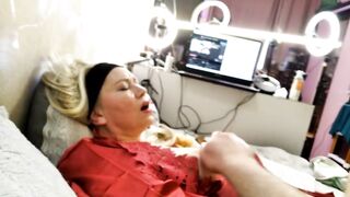 Golden-haired Older stepmom has nipples orgasm & pussyfucking close up!