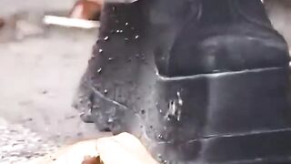 Openly pissing 2 - Outdoor public places pissing DVD