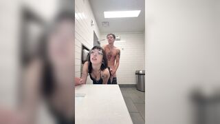 Shop & Fuck (Teen Doesn’t Wear Panties Around Grocery Store)