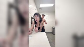 Shop & Fuck (Teen Doesn’t Wear Panties Around Grocery Store)