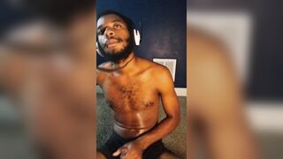 Glad gooner mindlessly jerking it to porn