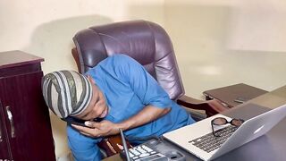 LEKKI BANGERS: HER TEACHER COLLECT HER PHONE 'CUZ SHE WAS PLAYING WITH IT AND SHE FUCK HER TEACHER BEFORE SHE CAN COLLECT THE PHONE