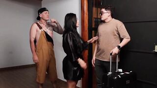 A Millionaire Sin. Chapter 2: What Is This? - Alejandra Palacios