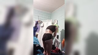 I ignore you (for the most part) in my green wig as I do laundry. I flash you my tiddies at the end ✨️