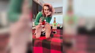Xmas With Gwen & Her Soft, Adorable, Nice-looking Feet