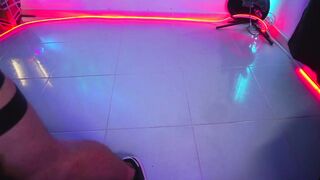 BIG DICK BIG SPERM FLOW IN THE ROOM