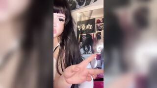 Need someone to lick my pussy properly ?