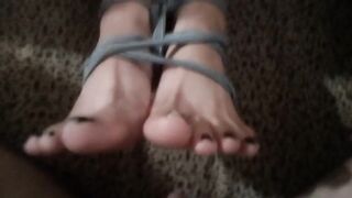 Do what you want with my feet, just don't interrupt my game!