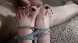 Do what you want with my feet, just don't interrupt my game!