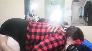 kissing and touching my girlfriend very captivating