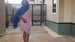 THIS PLAYGIRL WAS FINGERING HER TWAT OUTSIDE