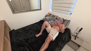 Sexy Lesbian babes Kiss and Rub Their Cunts