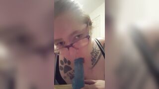 I love to suck penis and make eye contact