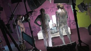 Behind the Scenes with Heavily Tattooed Slender Gal Anuskatzz