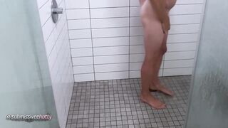 Sexy Guy Showers Plugged 11 Minute Shower Session