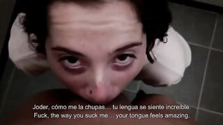Amigos escondidos en el baño - Lame culo, blow job-sex y corrida en la boca