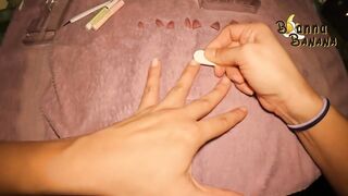 Trying On & Press On Nails