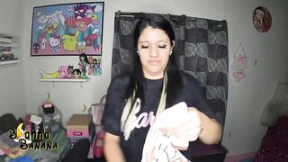 Trying On & Press On Nails