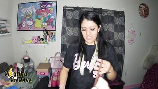 Trying On & Press On Nails
