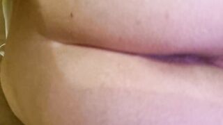 A gal nurse in gloves screws herself and shows her body