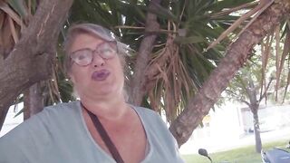 Senora Fina teaches a black male how to mastúrbate her with a satisfayer to reach an orgasm