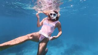 Underwater Shenanigans - Big Butt, Big Bazookas Masturbation