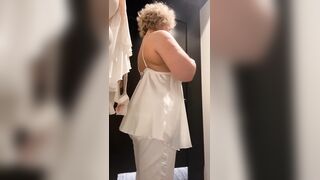 We will do it together! Let's go to the fitting room!