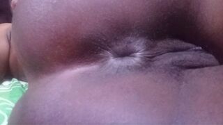NICE-LOOKING EBONY LALIN ANGEL EXPOSE ANAL MASTERBATE ORGASM WHILE TALK MESSY DADDY CUM