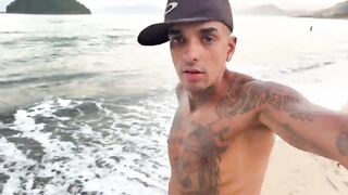 Skinny chap with a big weenie drilled a hawt playgirl on the beach and came on her face. (Adam and Eve).