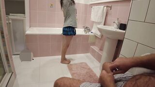 Mercedez Tais’ 18-min Washroom BJ: I Suck & Swallow My Bulky Step-dad’s Petite Knob Twice!