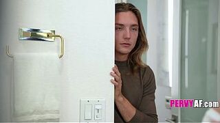 Stepson Gets Blowjob-job Before Dinner Rush