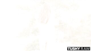 TUSHYRAW Liya's flawless vacation is being gaped 24/7