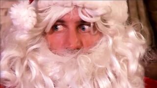 Hawt Golden-haired MILF Uses Candies as Sextoy in the Cristmas Night